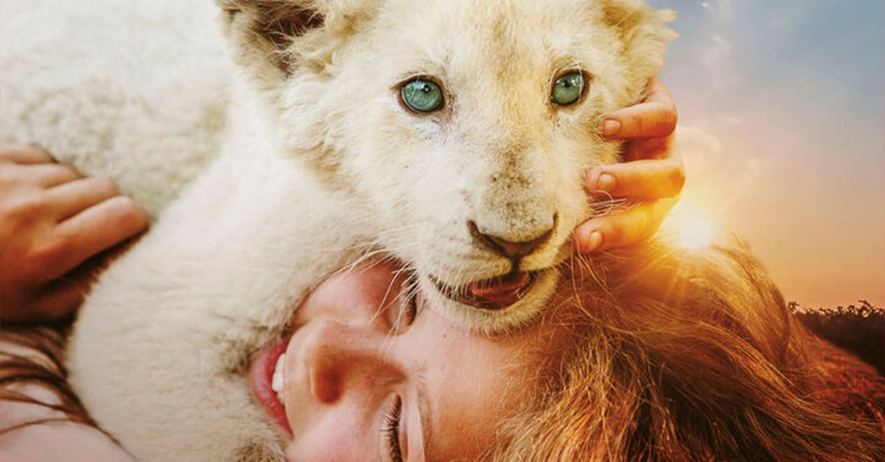 Mía y el león blanco